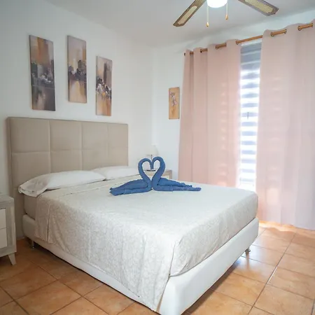 בית נופש Bonita Con Piscina Privada *