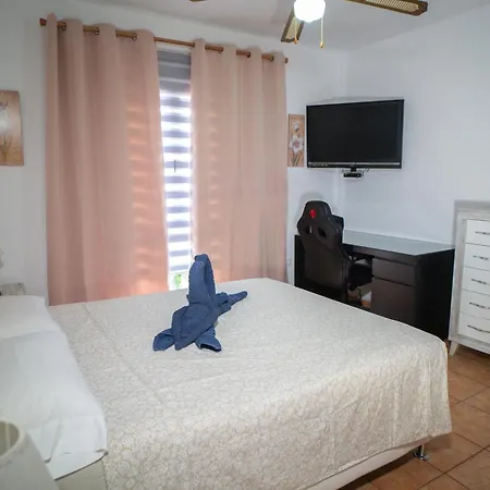Bonita Con Piscina Privada * קורלחו